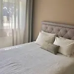 Luxury Apartment At Spalena 5 Residence