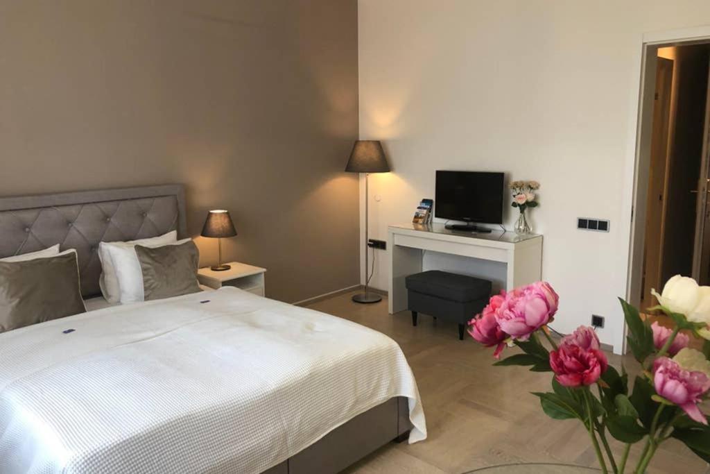 Luxury At Spalena 5 Apartment *
